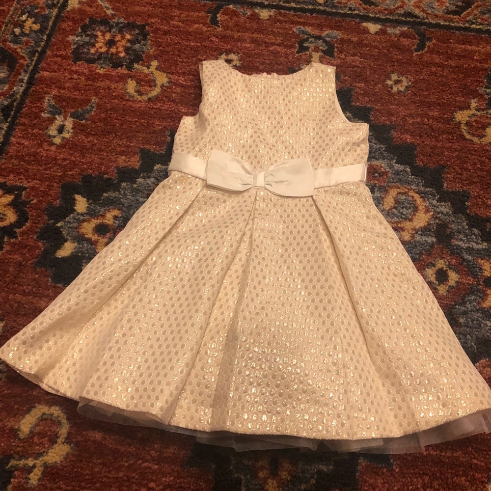 Little girls dress worn once for 30mins like new